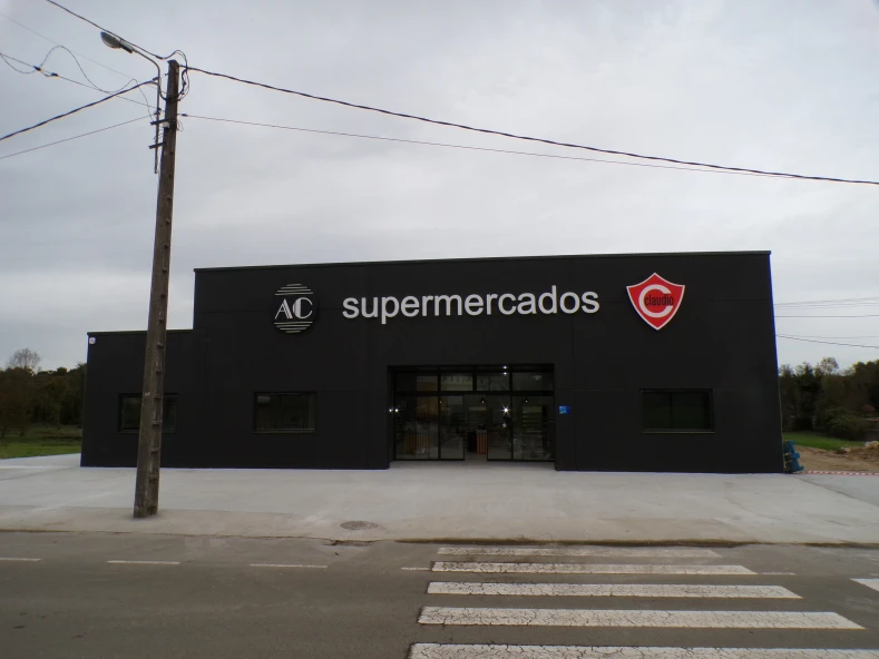 SUPERMECADO EN PONTEPEDRA 