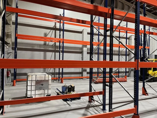 Nave de almacenaxe e comercialización