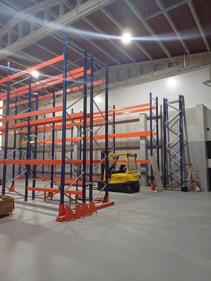 Nave de almacenaxe e comercialización