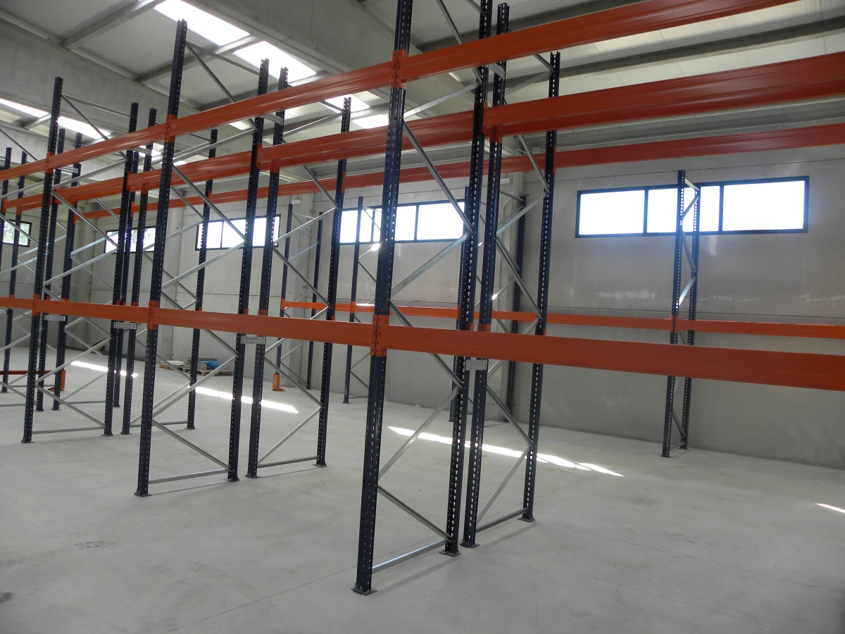 Nave de almacenaxe e comercializacion