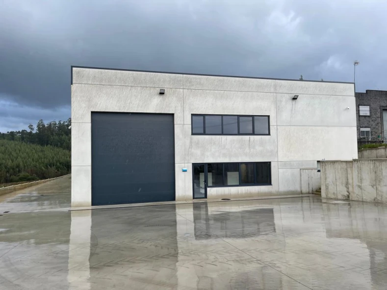 CONSTRUCCION DE NAVE DESTINADA O COMERCIO DE PRODUCTOS FITOSANITARIOS 