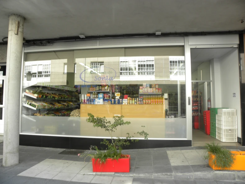 ACONDICIONAMENTO DE LOCAL PARA COMERCIO POLO MIUDO DE PRODUTOS ALIMENTICIOS