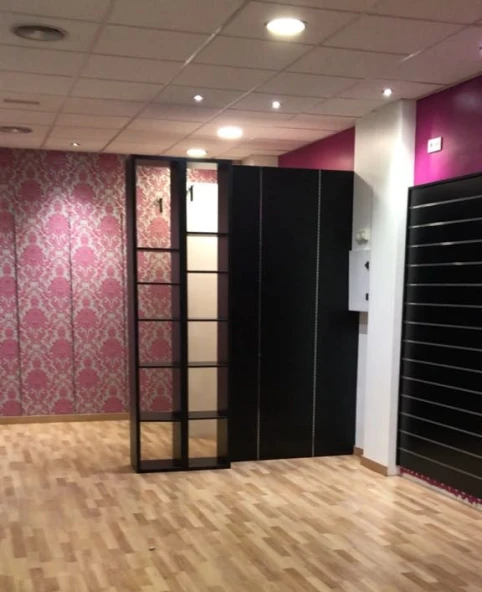 AMPLIACION E MELLORAS EN TENDA DE ROUPA E CALZADO