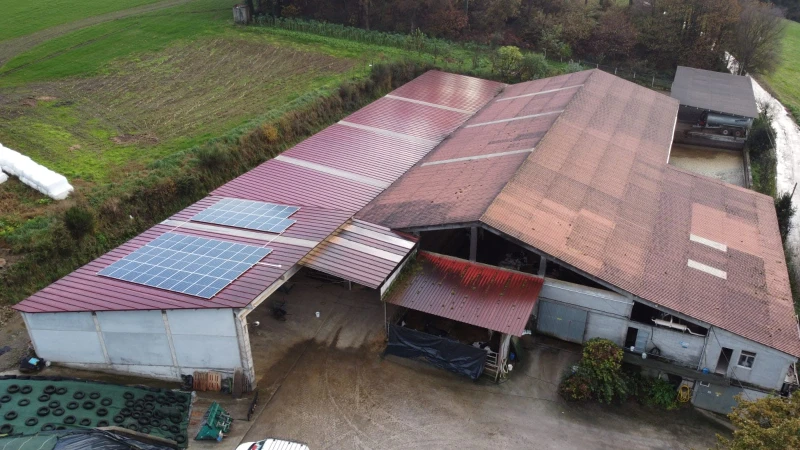 SISTEMA DE AUTOCONSUMO ENERXÉTICO CON ENERXÍA FOTOVOLTAICA E BATERÍAS DE ACUMULACIÓN