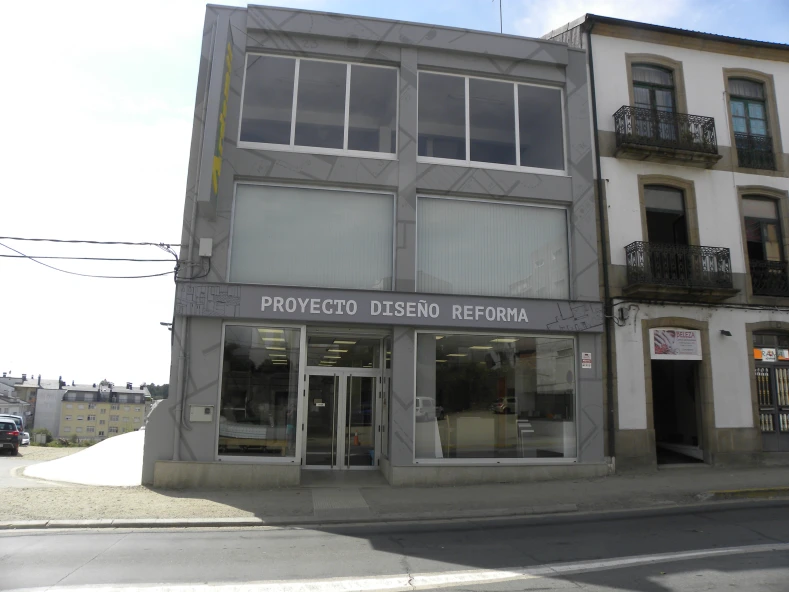 ACONDICIONAMENTO PARA A APERTURA DE LOCAL DESTINADO A EXPOSICION E VENTA DE MOBLES