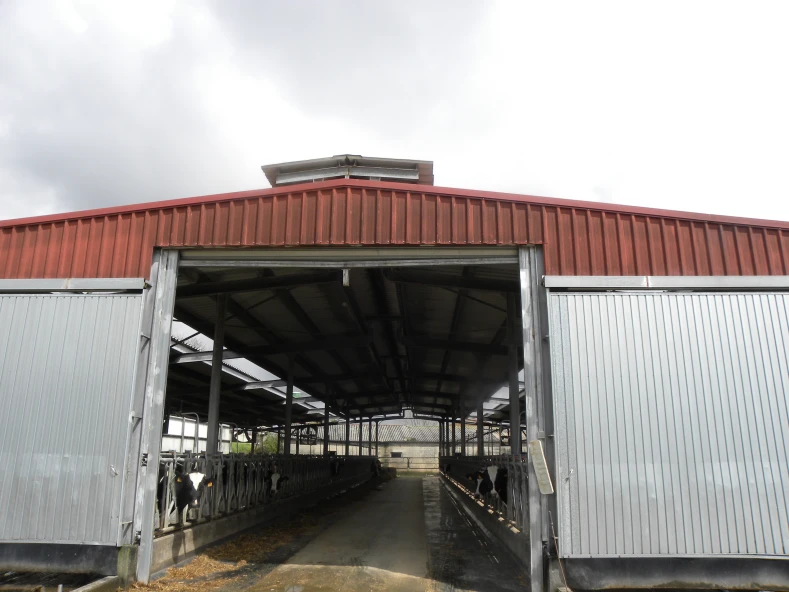 MEDIDAS DE AFORRO ENERXETICO E USO DE RENOVABLES EN EXPLOTACION VACUN DE LEITE 