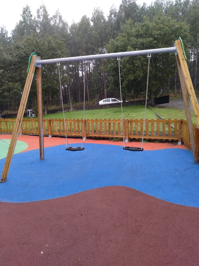 Parque infantil en Viaño Pequeno