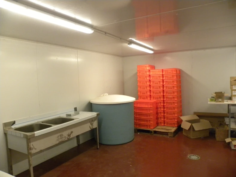 MELLORA DE INSTALACIONS E NOVOS EQUIPAMENTOS EN EMPRESA MAIORISTA DE CEBO