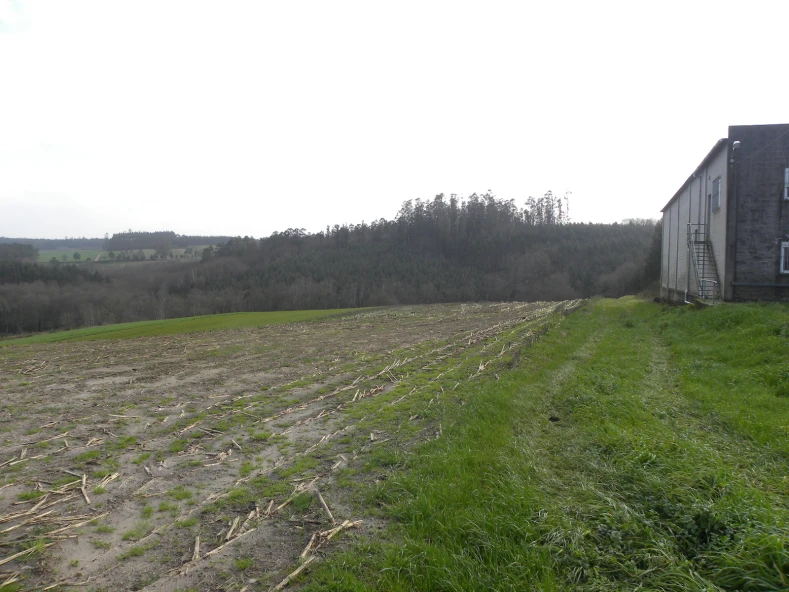 CONSTRUCCION DE NAVE DESTINADA O COMERCIO DE PRODUCTOS FITOSANITARIOS