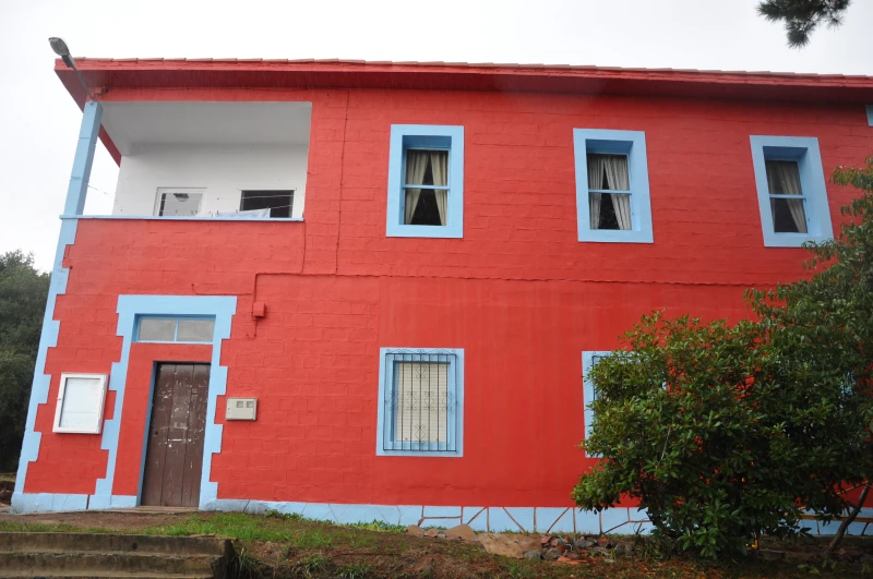 Rehabilitacion e acondicionamento do local social de Aiazo.