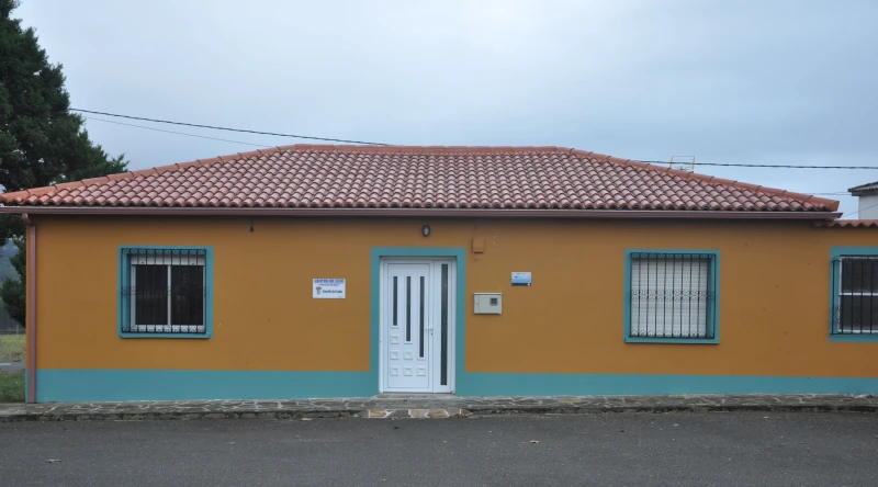 Rehabilitacion e acondicionamento do local social de Moar.