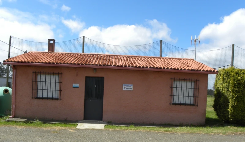 Rehabilitacion e acondicionamento do local social de Vitre.