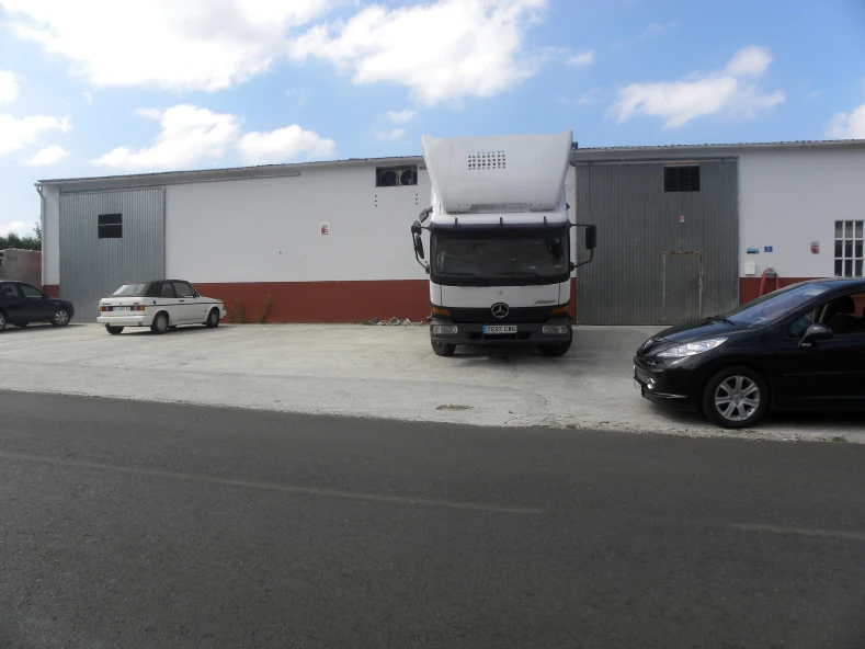 Ampliacion de empresa de produtos alimenticios sen establecemento permanente.