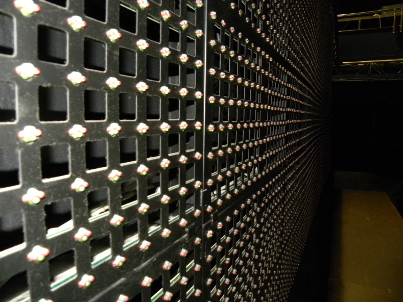 Ampliacion de empresa do sector audiovisual.