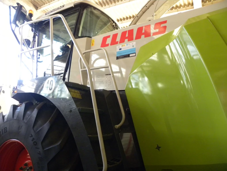 Ampliacion de empresa de servizos agricolas