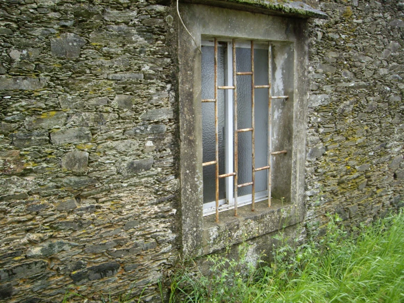 Rehabilitacion e equipamento do local social de Barbeiros.