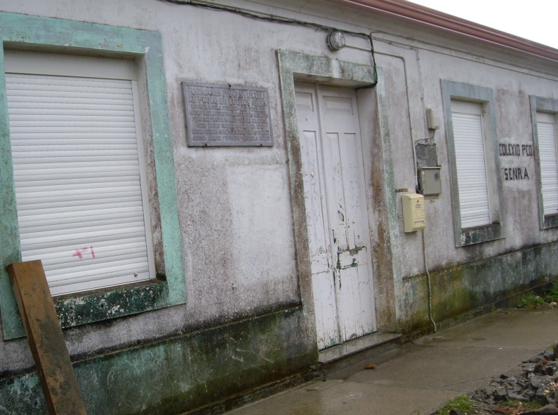 Rehabilitacion e equipamento do local social de Poulo.