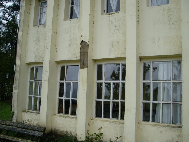 Rehabilitacion e equipamento do local social de Merchas.