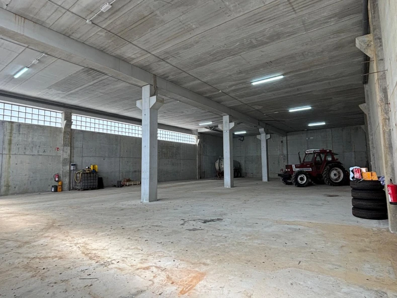 ADQUISICION DE MAQUINARIA PARA EMPRESA DE CONSTRUCCION